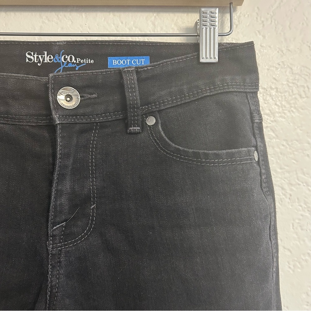 Style & Co Petite Bootcut Jeans Size 4P Black Stretch Denim Chain Stitch Pocket - Picture 2 of 6